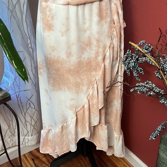 NEW Dex Blush Tie Dye Wrap Maxi Dress - Picture 4 of 10